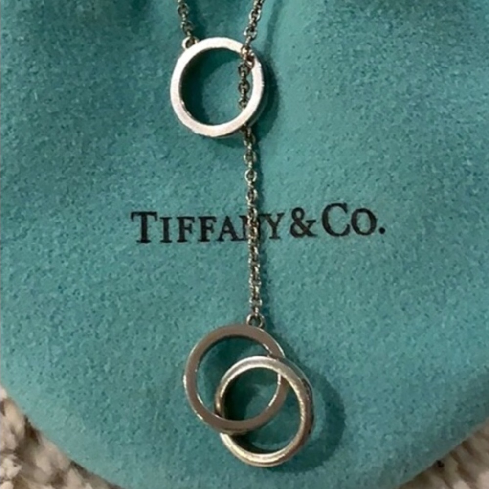 Tiffany’s interlocking circles lariat necklace.